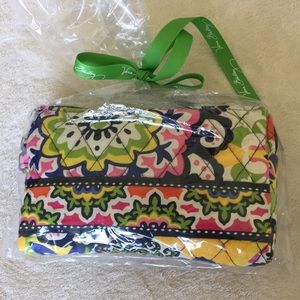 NWT Vera Bradley small cosmetic bag.